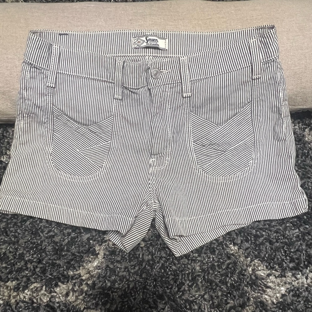 ✨7 For All Mankind high waisted Shorts ✨